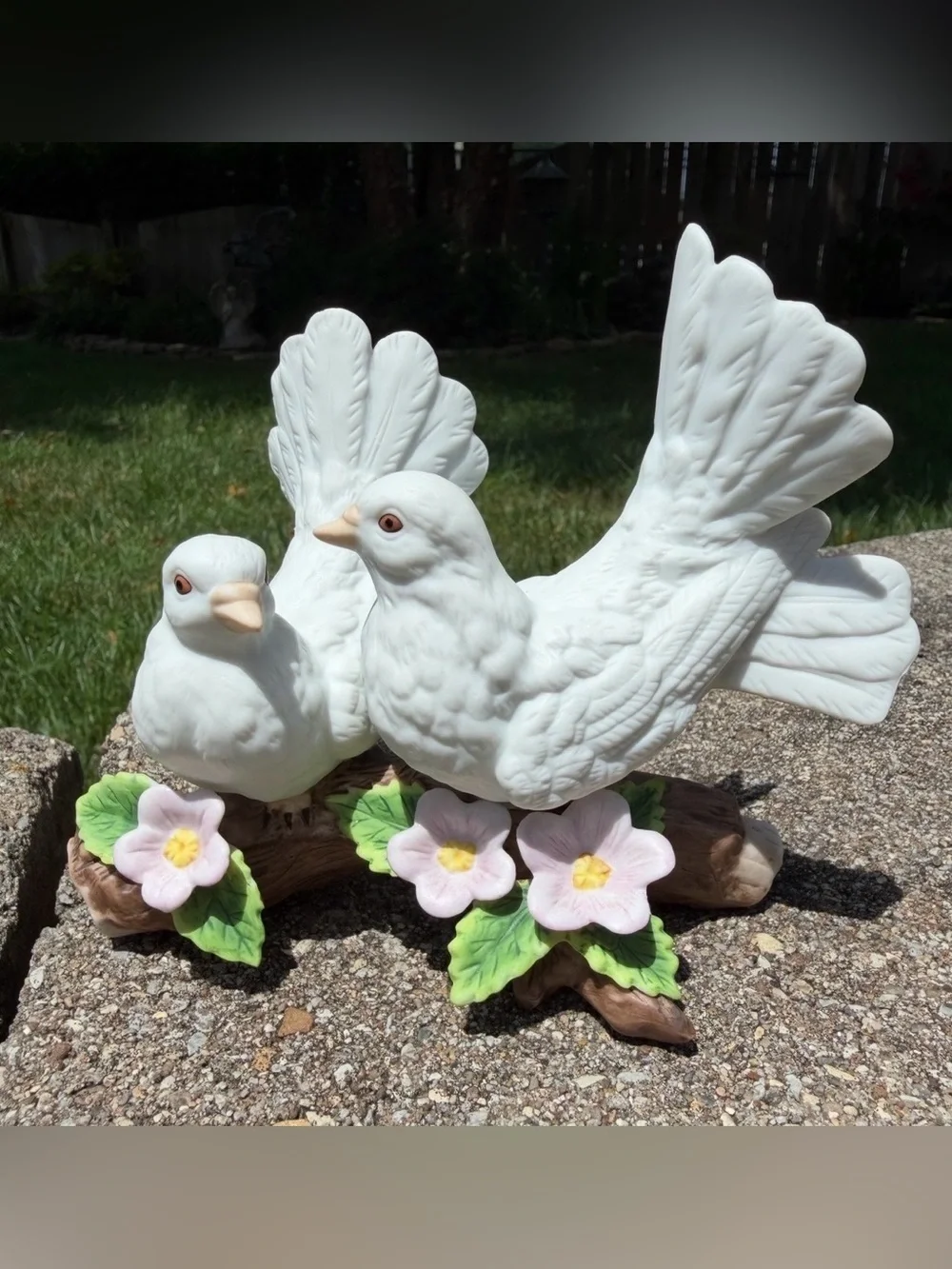 Vintage Homco Courtship Doves Figurine #1453. White Love Birds with Flowers. BR